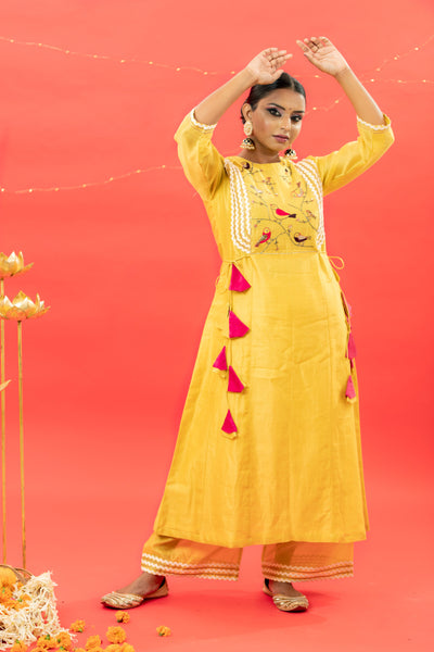 YELLOW CHANDERI BIRD STYLE SET OF 2